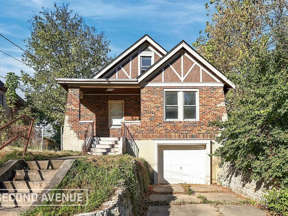 1115 Woodlawn Ave