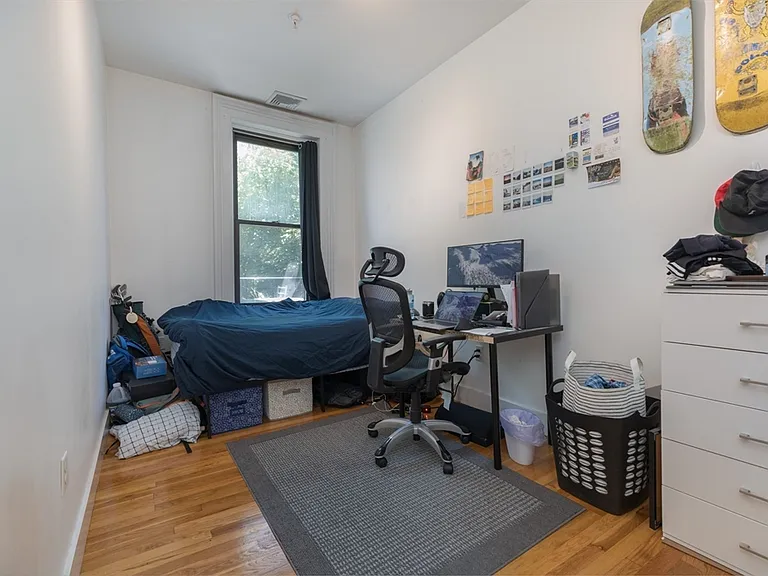 1662 Washington St #4 — Photo 11