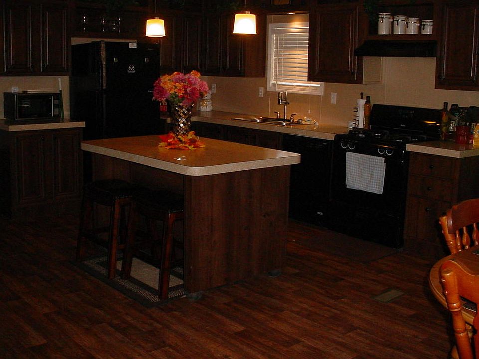 2nd image of 184 Reed Ln