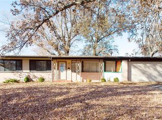 1665 Bay Meadows Dr, Florissant, MO 63033
