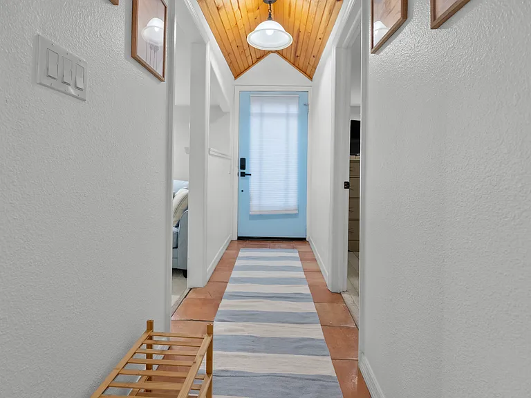 1108 Colleton Dr #1 — Photo 9