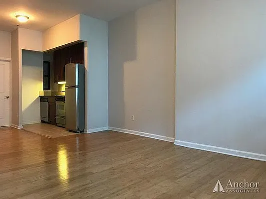 Rented by Anchor Associates | media 22