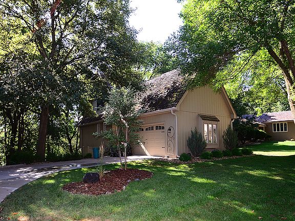 3rd image of 505 Martin Dr