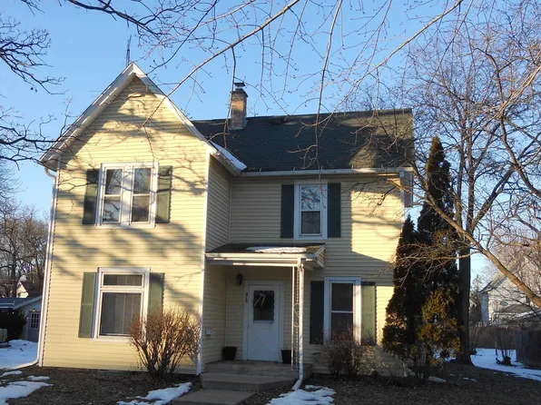 425 5th St, Baraboo, WI 53913