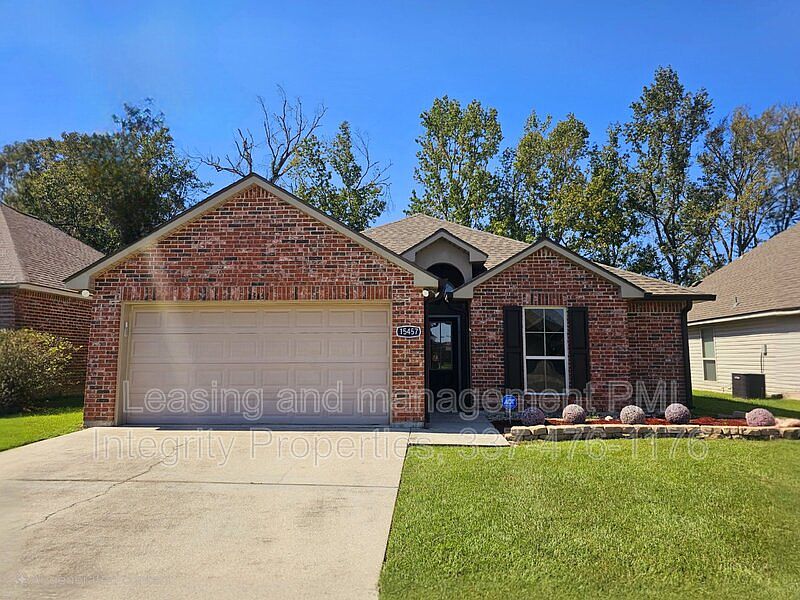 1st image of 15457 Oakstone Dr