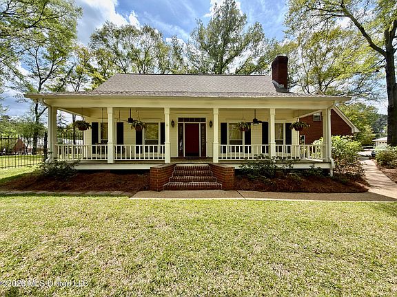5th image of 10 Charleston Ave