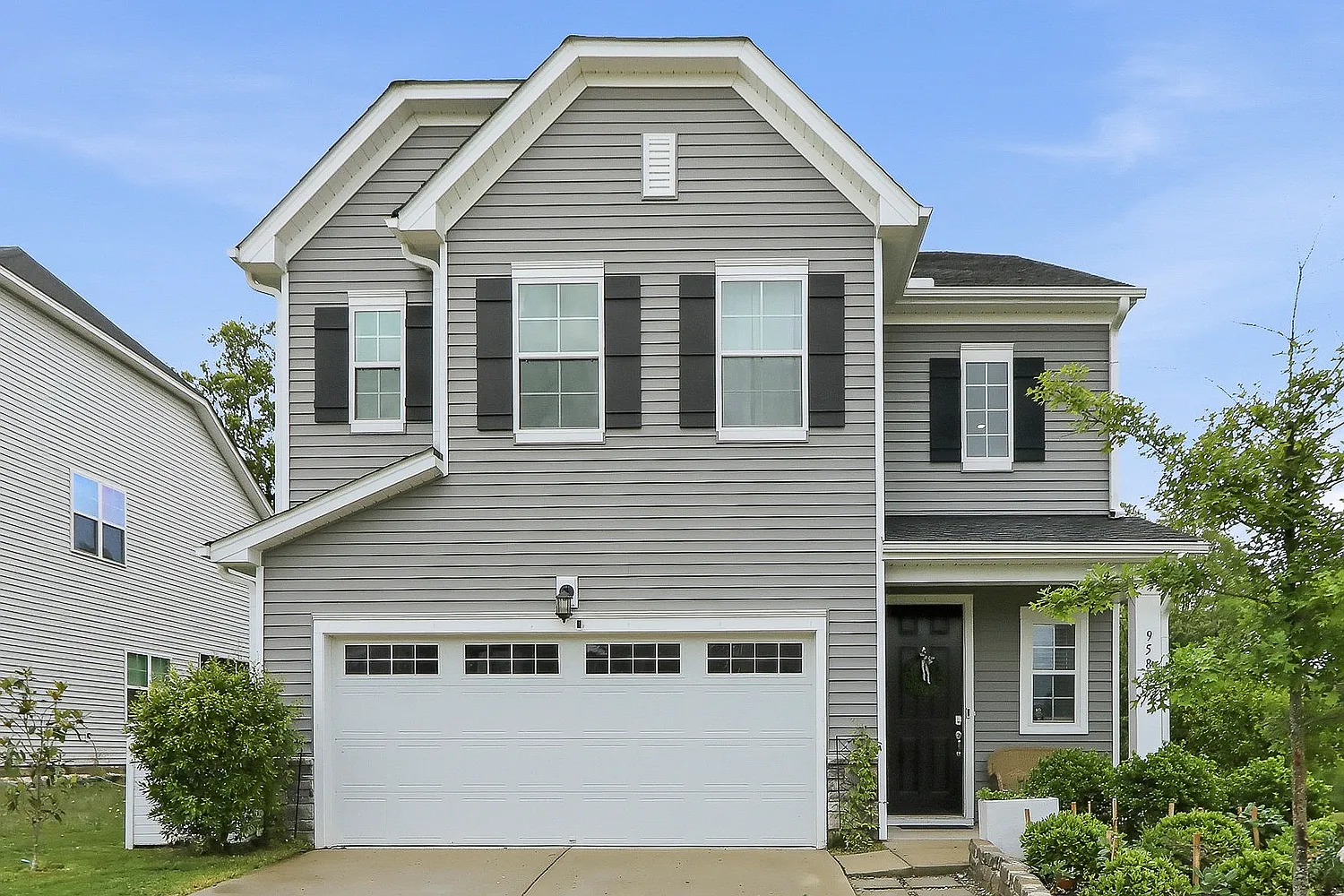 4 bed, 2696 sqft, $2,400 — Photo 1