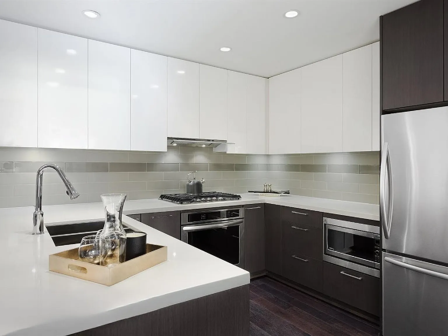 2 bed, 900 sqft, $2,950 — Photo 2