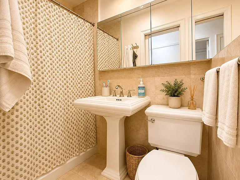 202 E 21st St #5B — Photo 6