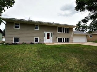 959 Sibley St S, Shakopee, MN 55379