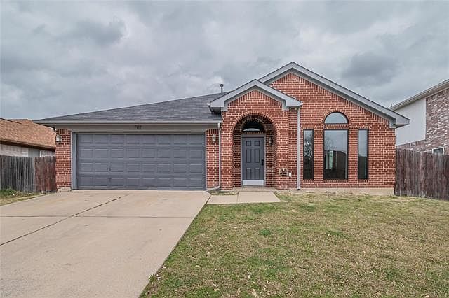 1st image of 701 Fossil Hill Dr