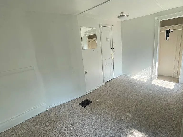 310 E William St — Photo 29