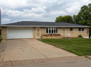 10007 Ginger Rdg, Dubuque, IA 52001