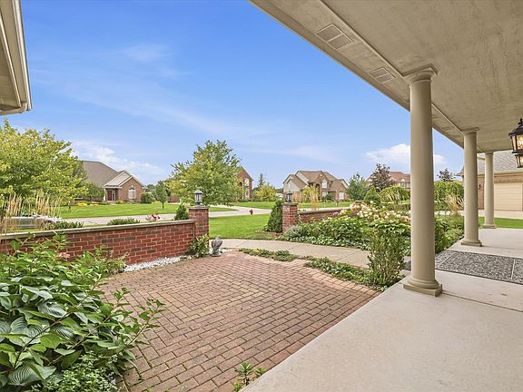 4th image of 887 Gallery Ln