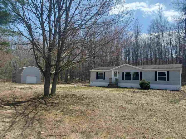 9540 Pickerel Lake Rd, Petoskey, MI 49770