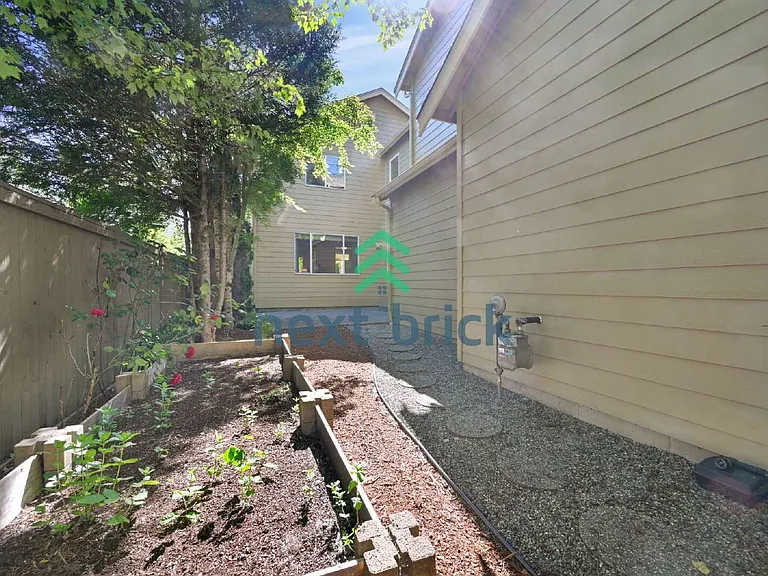 8627 Swenson Dr SE — Photo 26