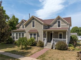 503 W 13th St, Vinton, IA 52349
