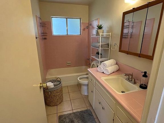 5th image of 818 Sunset Dr APT 11