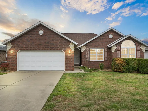1348 W Berkshire Avenue, Nixa, MO 65714