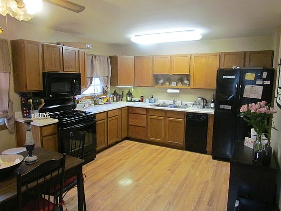 4th image of 124 Austin Ave