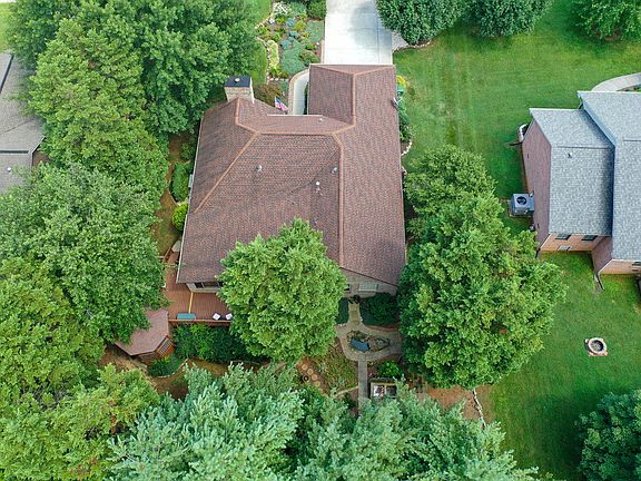 3rd image of 1877 Southcliff Dr