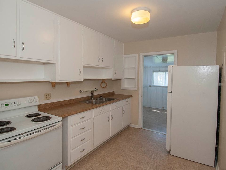 1st image of 3008 Curtis Dr