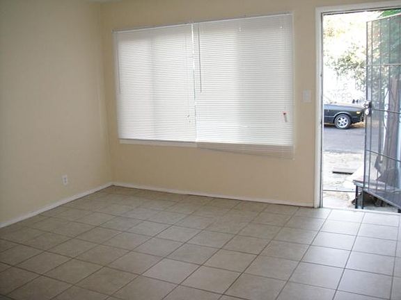 4th image of 139 N Hamilton Ave #2