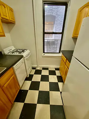 Rented by Douglas Elliman | media 8