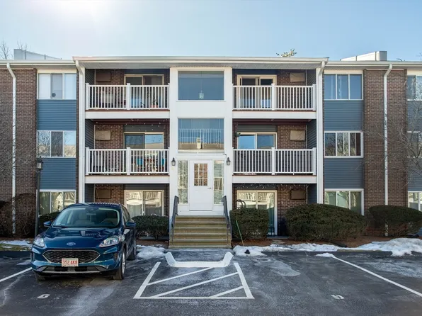 6 Woodcrest Ct APT 2, Weymouth, MA 02190