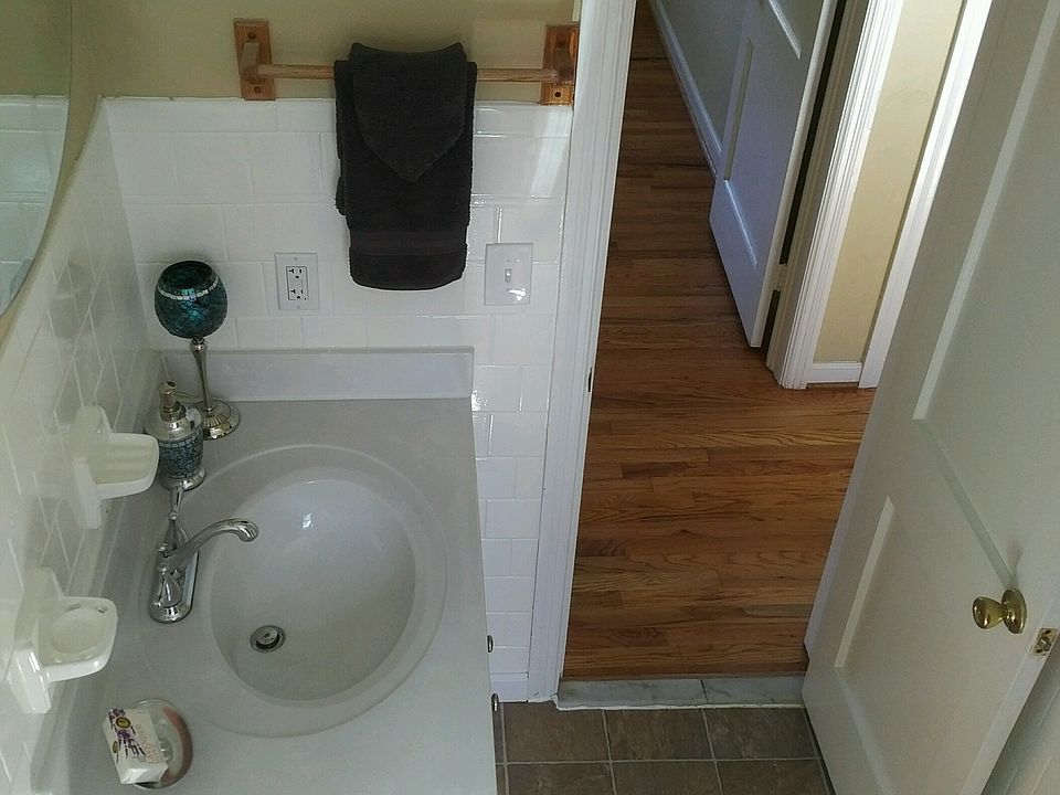 2nd image of 1801 Broadfield Rd