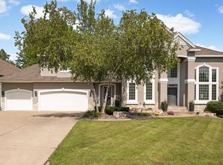 13877 Elkhart Rd, Apple Valley, MN 55124