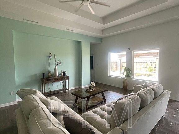 5th image of 5005 Westgate Cir S