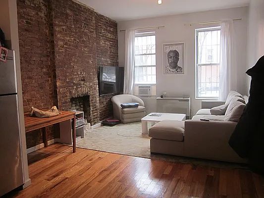 1st image of 425 Wythe Ave APT 4