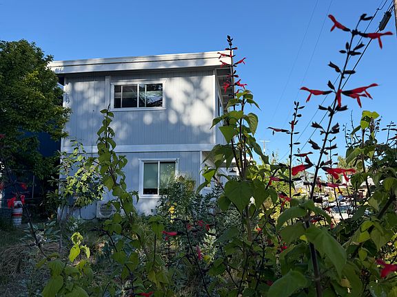 3rd image of 400 Western Dr