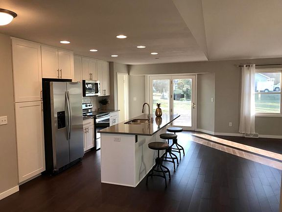 2nd image of W204N11367 Hilltop Dr