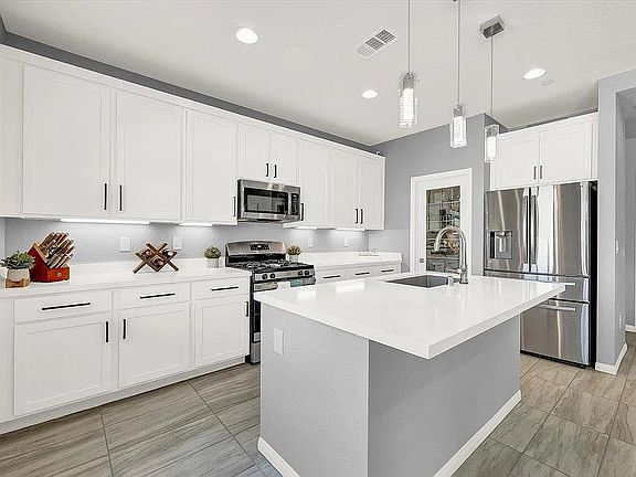 5th image of 8829 Highland Skye Dr