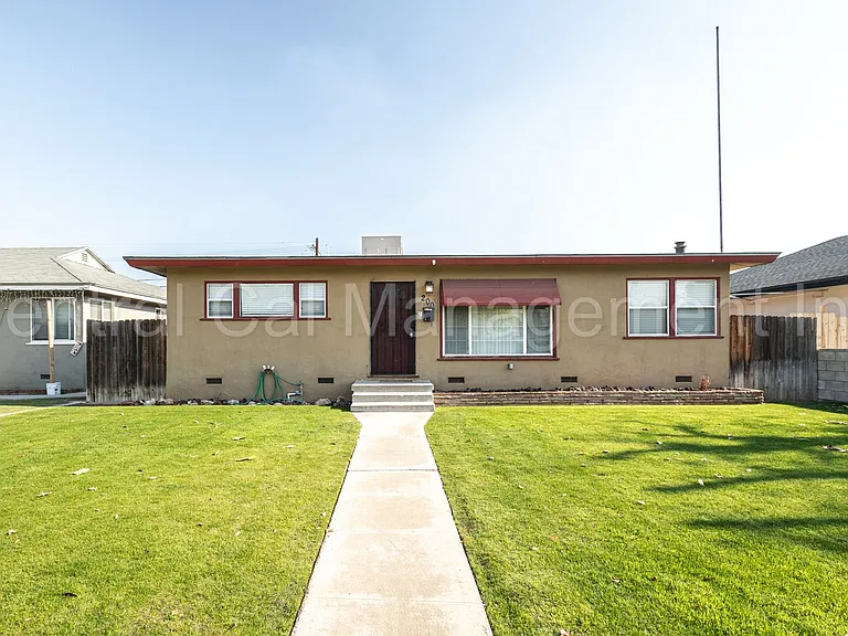 200 Wetherley Dr — Photo 1