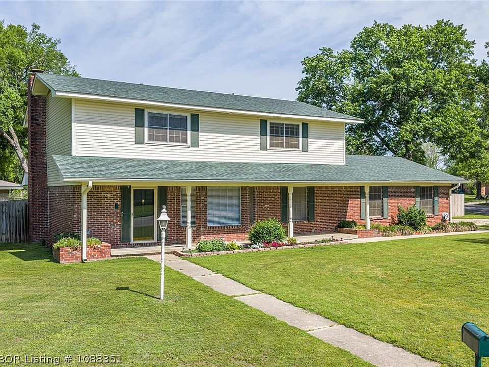 1st image of 4621 Victoria Dr