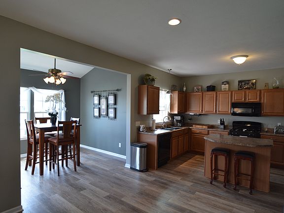 2nd image of 9824 Creekside Way