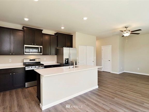 2nd image of 4762 Driftwood St