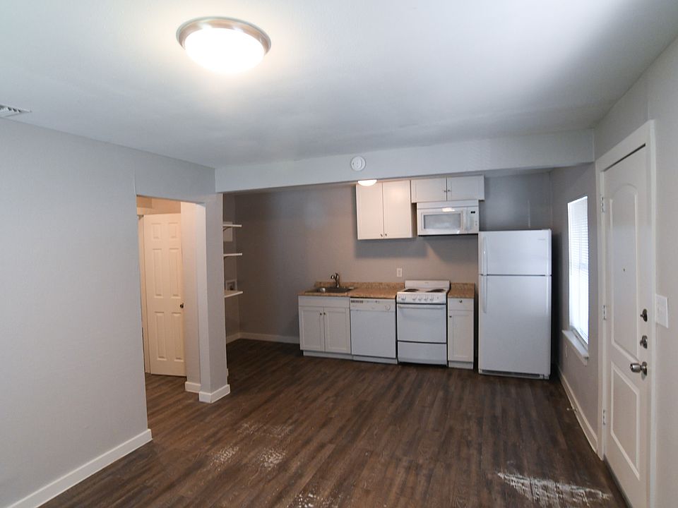 1st image of 514 Bexar Dr
