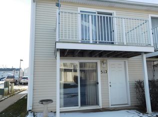 512 Meadow Green Ln, Round Lake Beach, IL