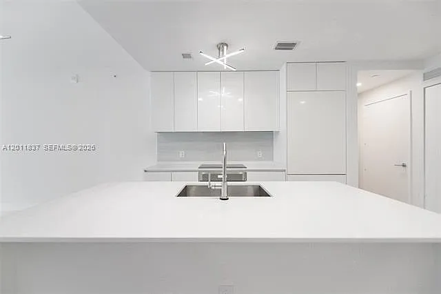 700 NE 24th St #904 — Photo 6