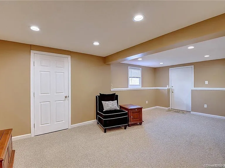 18 Rockwell Ct — Photo 23