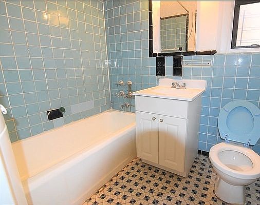 4th image of 2325 Ocean Ave APT 3D