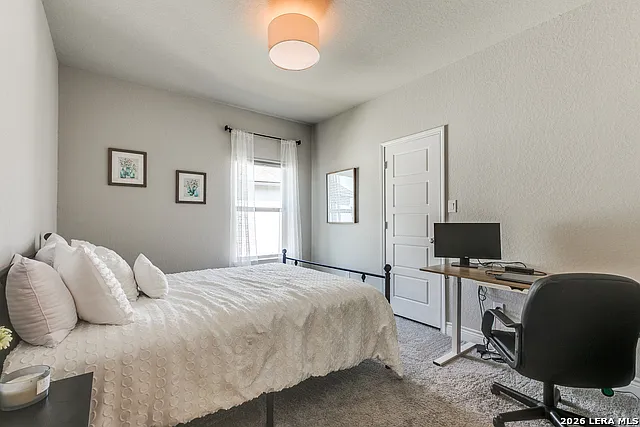 1022 Cadogan Squire — Photo 20