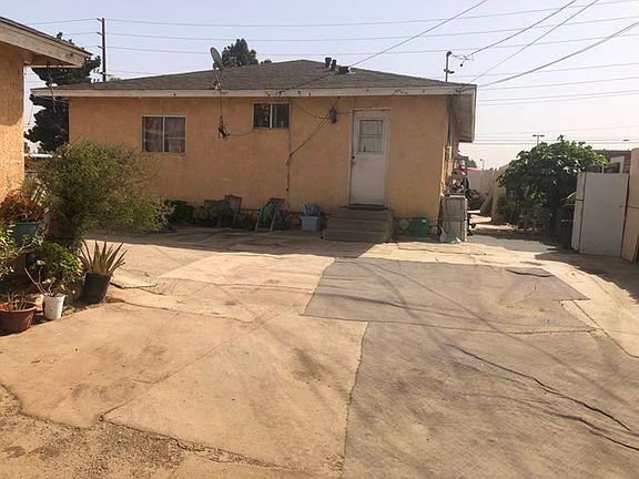 4th image of 2607 E Vineyard Ave