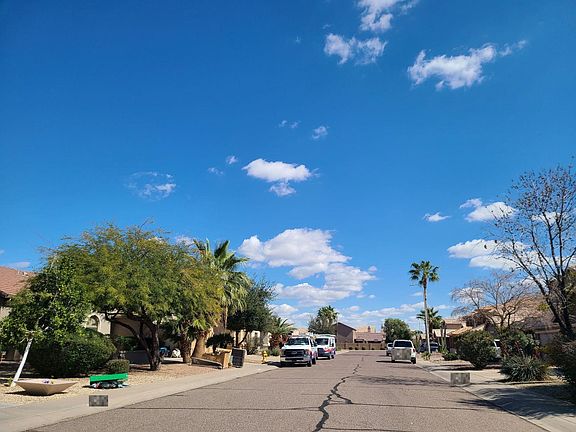 3rd image of 2709 Fawn Dr