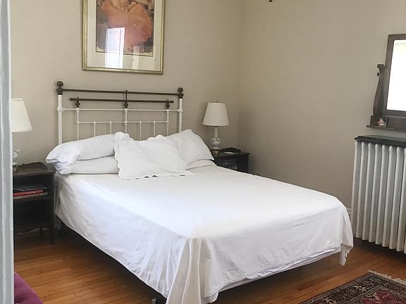 2nd image of 2311 Humboldt Ave S APT 3