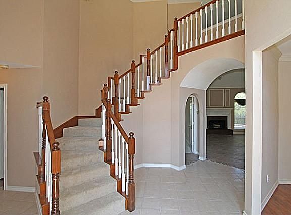2nd image of 5918 Edgewood Dr